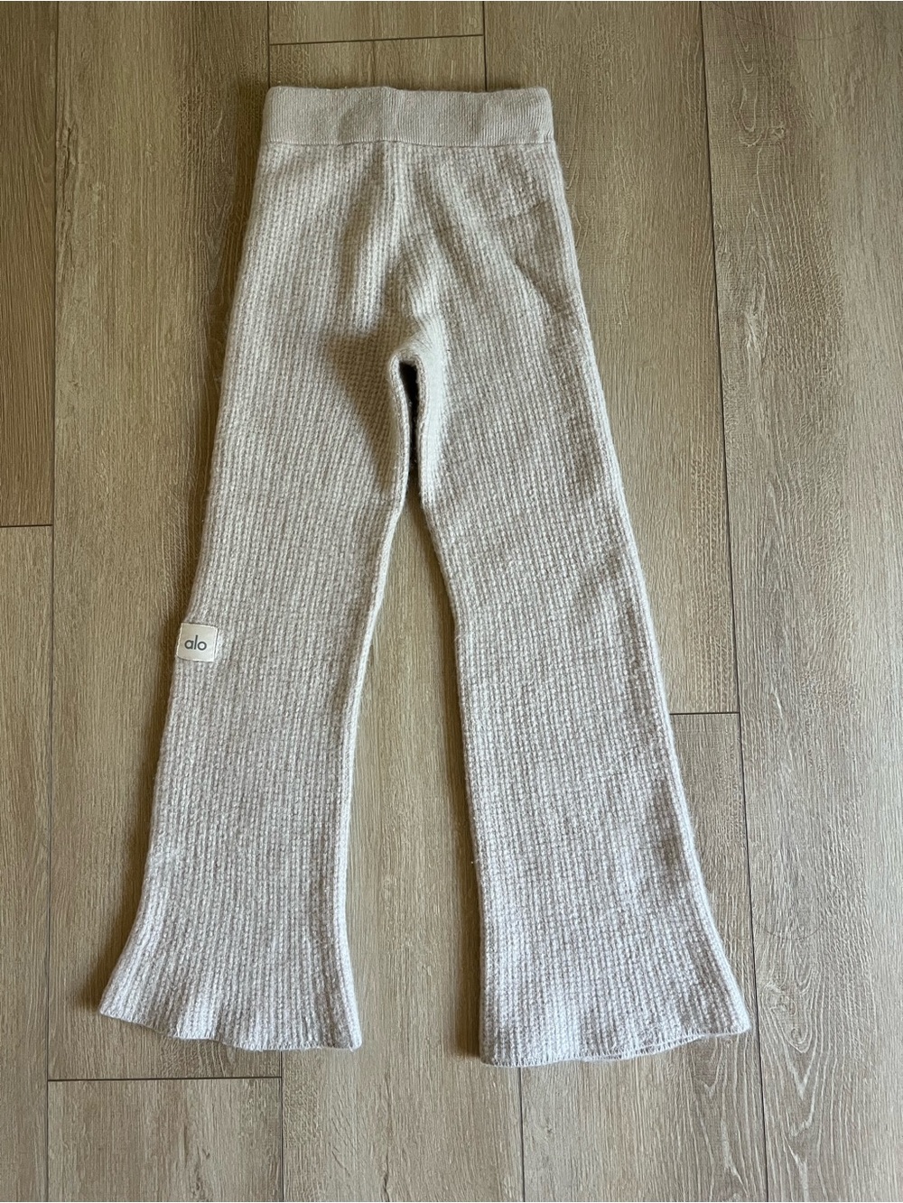 ALO Yoga Cashmere Cream Knit Flare Pants Women’s XS